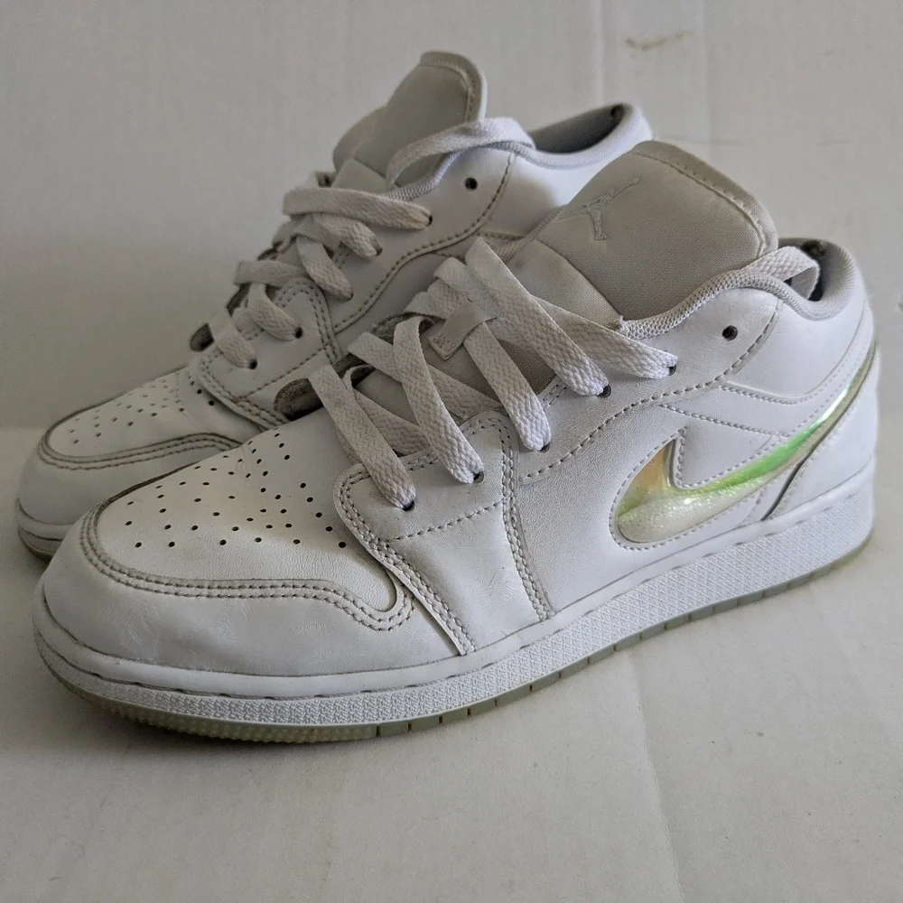 Nike Air Jordan’s W/ Glitter Swoosh. Youth 6.5